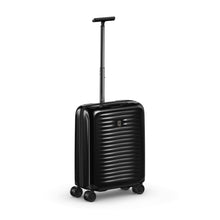 Load image into Gallery viewer, MALETA VICTORINOX AIROX GLOBAL HARDSIDE CARRY-ON, NEGRO 612497
