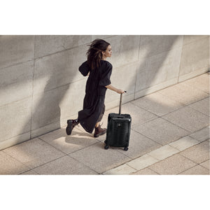 MALETA VICTORINOX FREQUENT FLAYER CARRY-ON, NEGRA 612500