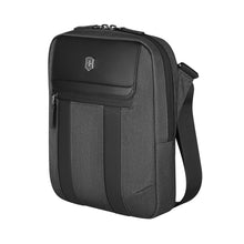 Cargar imagen en el visor de la galería, MANOS LIBRES VICTORINOX ARCHITECTURE URBAN2, NEGRO 612668
