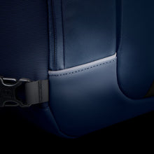 Load image into Gallery viewer, MANOS LIBRES VICTORINOX ALTMONT MODERN, NAVY BLUE 653538
