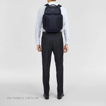 Cargar imagen en el visor de la galería, MORRAL VICTORINOX WERKS TRAVELER DELUXE BACKPACK, AZUL 653645
