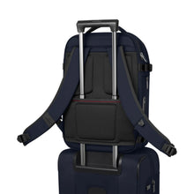 Cargar imagen en el visor de la galería, MORRAL VICTORINOX WERKS TRAVELER BOARDING BACKPACK, AZUL 653651
