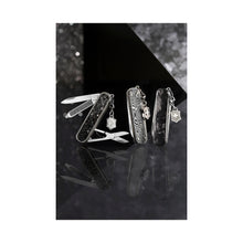 Cargar imagen en el visor de la galería, Multiherramienta Victorinox Classic SD Brilliant Crystal, 0.6221.35

