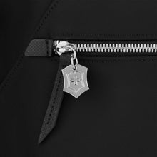 Load image into Gallery viewer, MORRAL VICTORINOX SIGNATURE DELUX BACKPACK, NEGRO 612201
