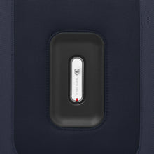 Cargar imagen en el visor de la galería, MANOS LIBRES VICTORINOX WERKS TRAVELER, AZUL 653641
