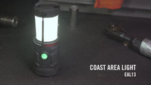 Load and play video in Gallery viewer, LINTERNA DE EMERGENCIA COAST EAL13, 330 LUMENES 3 PILAS AA, 30131

