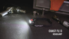 Load and play video in Gallery viewer, LINTERNA FRONTAL COAST FL13, 255 LUMENES 2 PILAS AAA, 21597
