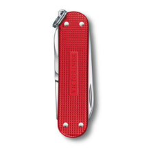 Load image into Gallery viewer, Multiherramienta Victorinox Classic SD Alox Sweet berry, 0.6221.201G
