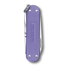 Load image into Gallery viewer, Multiherramienta Victorinox Classic SD Alox Electric lavander, 0.6221.223G
