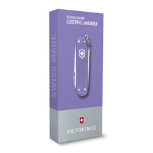 Load image into Gallery viewer, Multiherramienta Victorinox Classic SD Alox Electric lavander, 0.6221.223G
