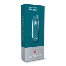 Load image into Gallery viewer, Multiherramienta Victorinox Classic SD Alox Wild jungle, 0.6221.242G
