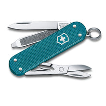 Load image into Gallery viewer, Multiherramienta Victorinox Classic SD Alox Wild jungle, 0.6221.242G
