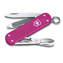 Cargar imagen en el visor de la galería, Multiherramienta Victorinox Classic SD Alox Flamingo party, 0.6221.251G

