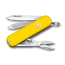 Load image into Gallery viewer, Multiherramienta Victorinox Classic SD Sunny side, 0.6223.8G

