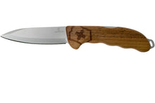 Cargar imagen en el visor de la galería, NAVAJA VICTORINOX HUNTER PRO WOOD CON OJAL DE FIJACION  0.9411.63
