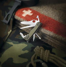 Load image into Gallery viewer, NAVAJA VICTORINOX SOLDADO SUIZO 0.8461.MWCH
