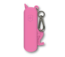 Load image into Gallery viewer, Estuche de silicona Victorinox para Classic SD, rosado 4.0452
