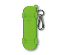 Load image into Gallery viewer, Estuche de silicona Victorinox para Classic SD, verde 4.0453
