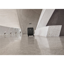 Cargar imagen en el visor de la galería, MALETA VICTORINOX SOFTSIDE GLOBAL CARRY-ON, NEGRA 605402
