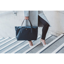Cargar imagen en el visor de la galería, BOLSO VICTORINOX DELUXE BUSINESS TOTE, AZUL 606825
