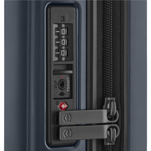 Load image into Gallery viewer, MALETA VICTORINOX AIROX MEDIUM HARDSIDE CASE, AZUL CLARO 610925
