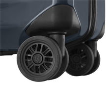 Cargar imagen en el visor de la galería, MALETA VICTORINOX AIROX GLOBAL HARDSIDE CARRY-ON 610921
