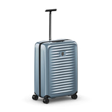 Load image into Gallery viewer, MALETA VICTORINOX AIROX MEDIUM HARDSIDE CASE, AZUL CLARO 610925
