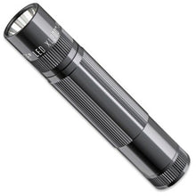 Cargar imagen en el visor de la galería, LINTERNA LED MAGLITE XL200 3 AAA, ESTAÑO XL200-S3097
